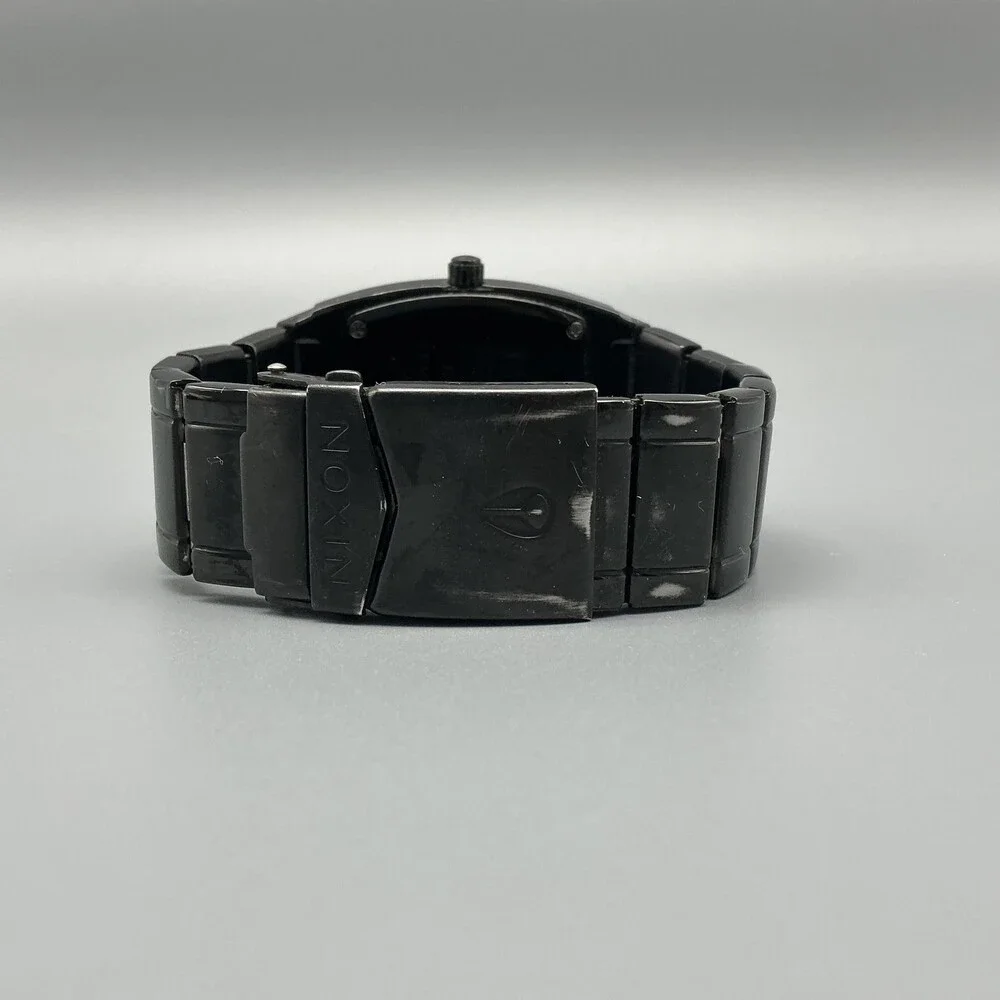 Nixon The Manual Mens Watch 32mm Black Dial Stainless Bracelet New Battery 6.25